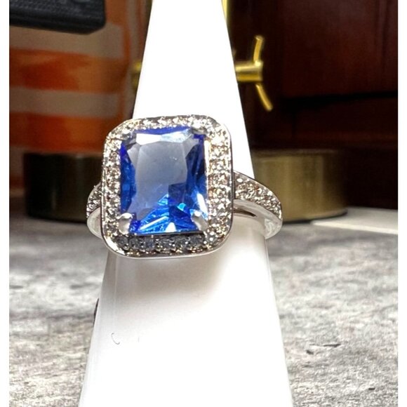 Ring Bomb Party Ring, size 6 NWOT, blue stone CZ accent stones silver color band - Picture 1 of 5